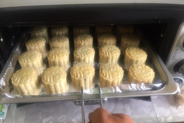 蜂蜜黑豆沙月饼的做法图解13