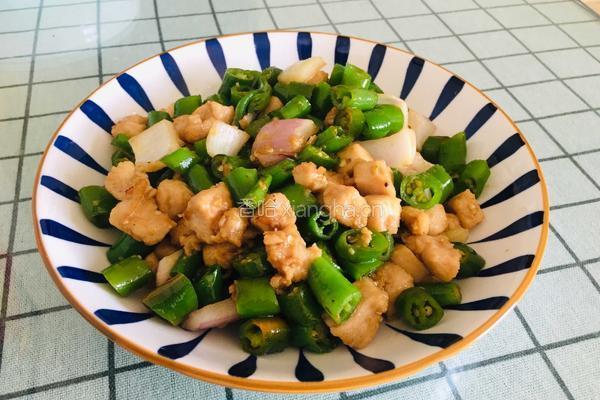 辣子鸡丁的做法图解12