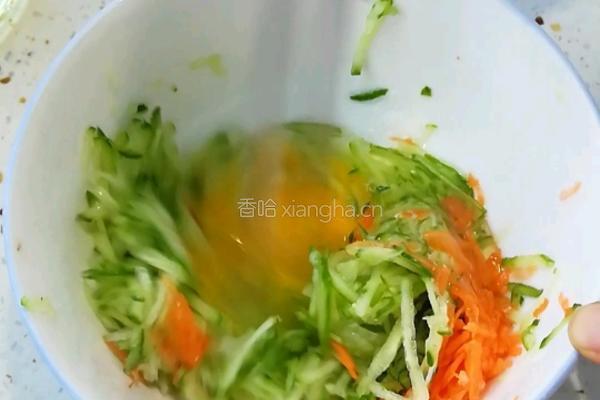 黄瓜丝鸡蛋饼的做法图解3