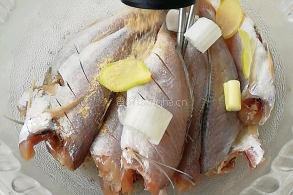 香煎海杂鱼的做法图解3