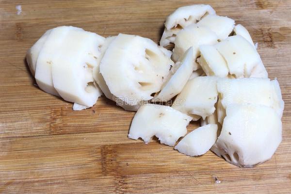 番茄莲藕炖猪膀肉的做法图解6
