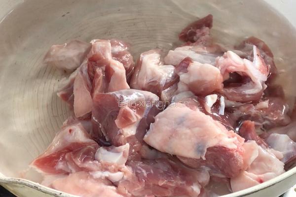 番茄莲藕炖猪膀肉的做法图解7