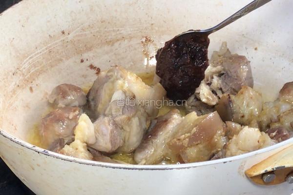 番茄莲藕炖猪膀肉的做法图解9