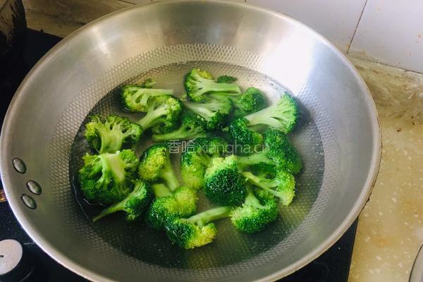 白灼西兰花的做法图解7