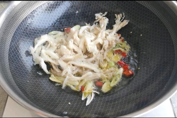 西红柿炒蘑菇油菜的做法图解4