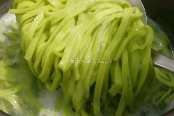 芹菜汁手擀面的做法图解9