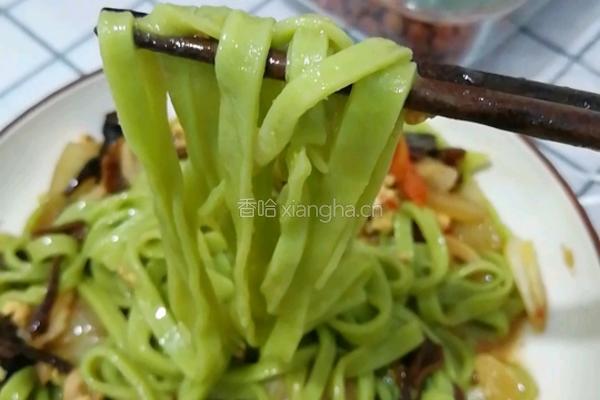 芹菜汁手擀面的做法图解10