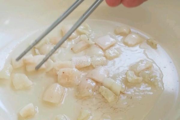 炒干蘑菇白菜的做法图解1