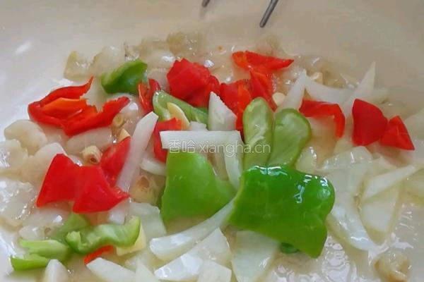 炒干蘑菇白菜的做法图解2