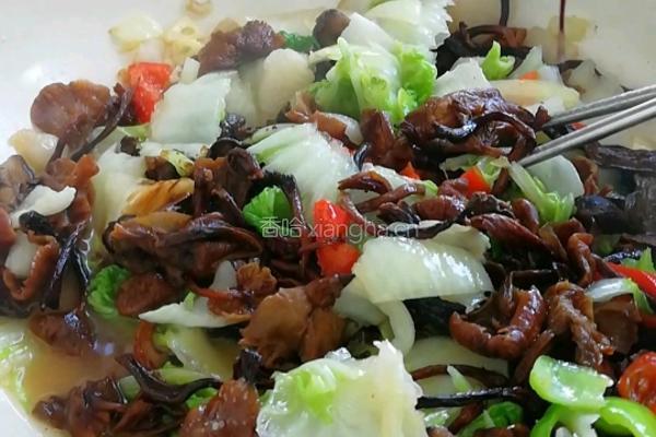 炒干蘑菇白菜的做法图解6