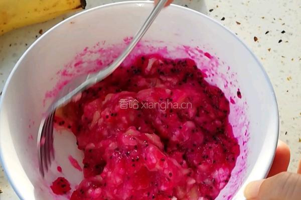 香蕉火龙果华夫饼的做法图解2