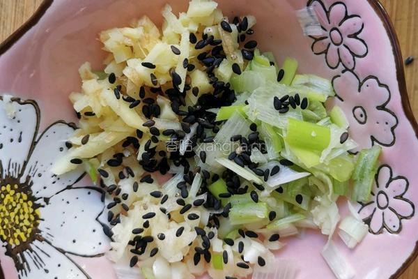 凉拌海带丝的做法图解2