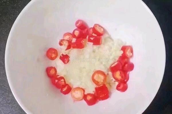 凉拌腐竹西芹的做法图解3
