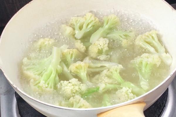 青椒炒花菜的做法图解5