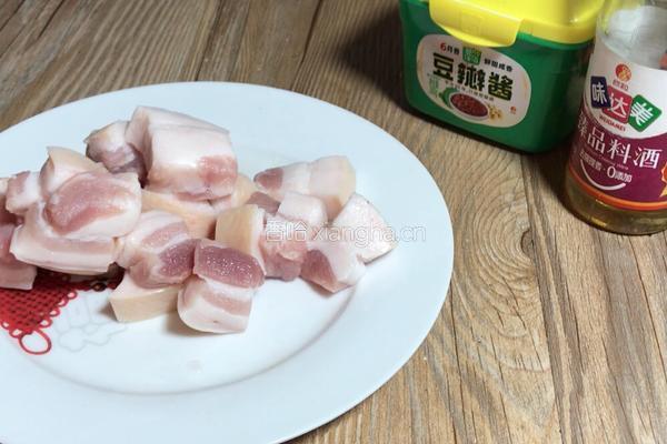 茭白烧肉的做法图解2