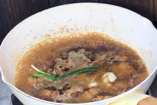 茭白烧肉的做法图解10