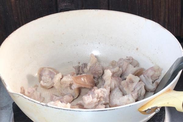 白萝卜炖猪肉的做法图解5