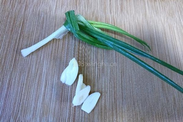 豌豆炒虾腰的做法图解7