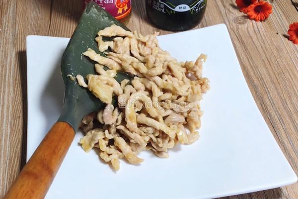 茼蒿炒肉丝的做法图解6