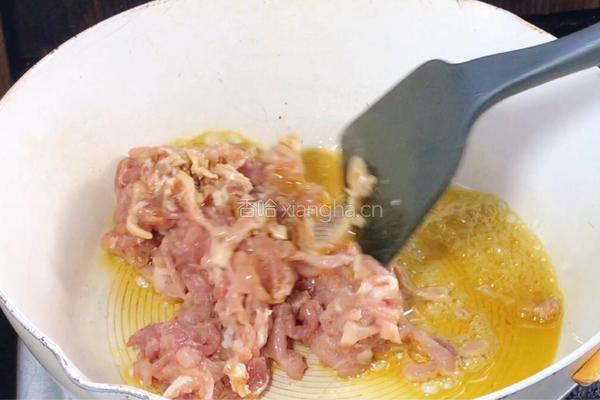 茼蒿炒肉丝的做法图解5