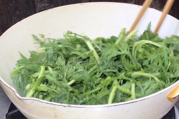 茼蒿炒肉丝的做法图解8