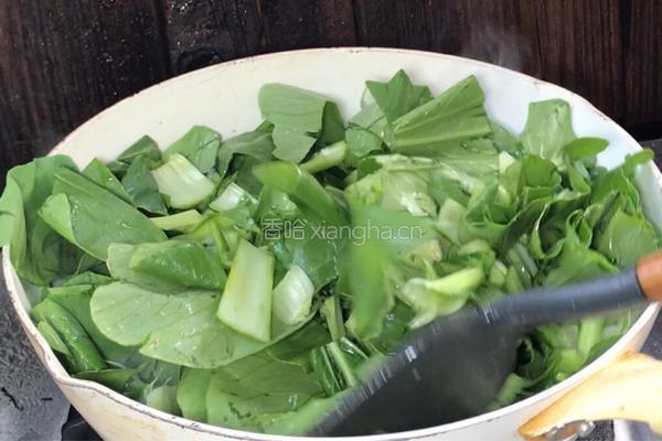 木耳炒小白菜的做法图解6