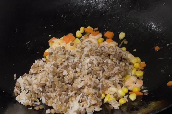 谷物米炒饭的做法图解6