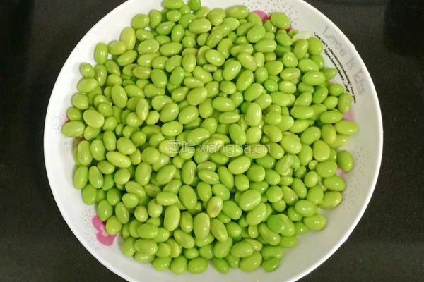 毛豆米炒火腿肠的做法图解5