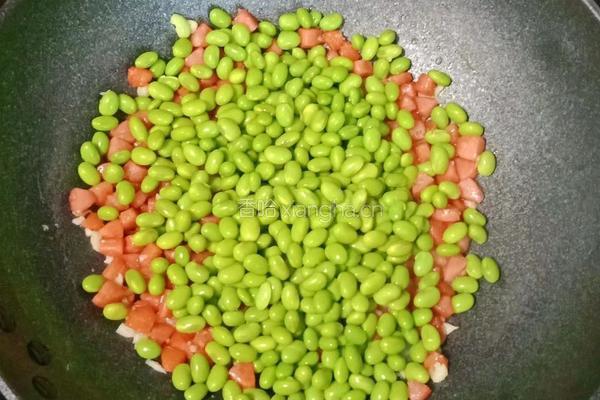 毛豆米炒火腿肠的做法图解8