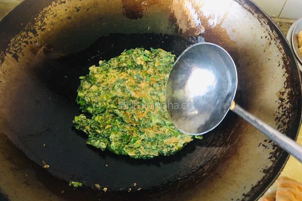 芹菜叶煎蛋的做法图解9