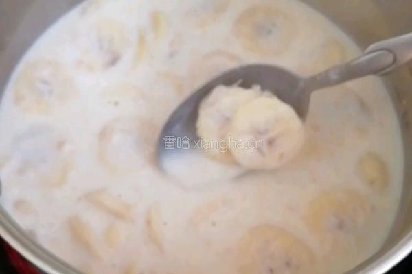 香蕉牛奶燕麦粥的做法图解2