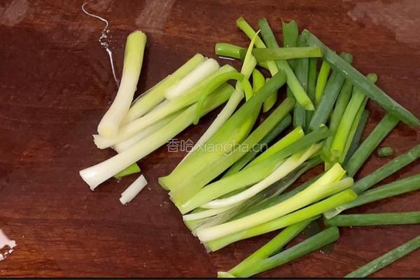 清炒绿豆芽的做法图解1