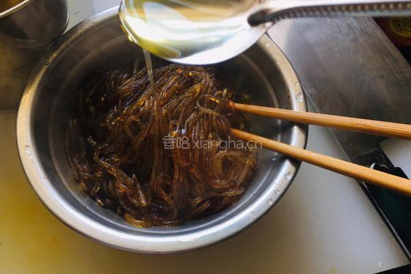 白菜粉条炖豆腐的做法图解3