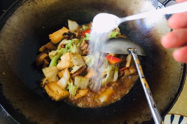 白菜粉条炖豆腐的做法图解8