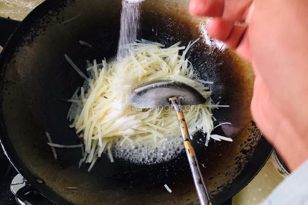 青椒土豆丝的做法图解5