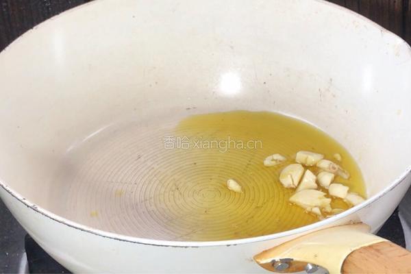 杂蔬炒小白菜的做法图解5