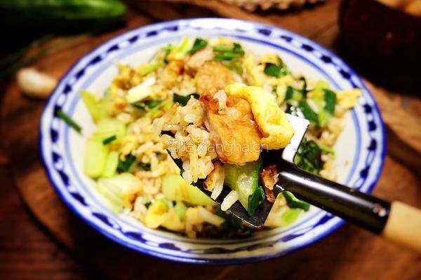 黄瓜蛋炒饭的做法图解13