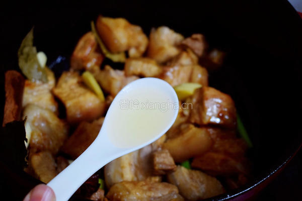 板栗红烧肉的做法图解7