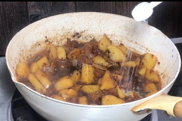 牛筋烧土豆的做法图解10