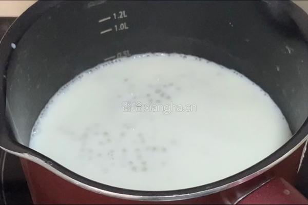 养生牛奶西米粥的做法图解6