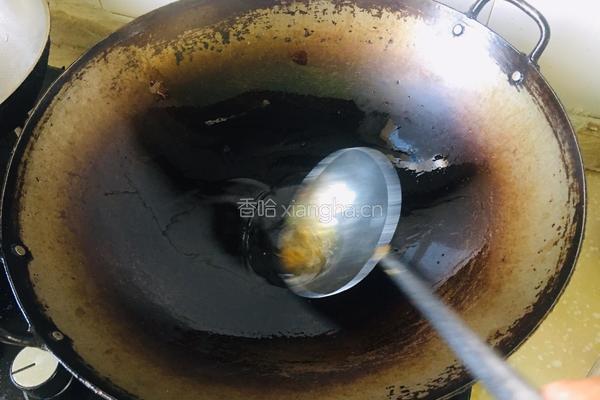 韭菜炒鱿鱼丝的做法图解5