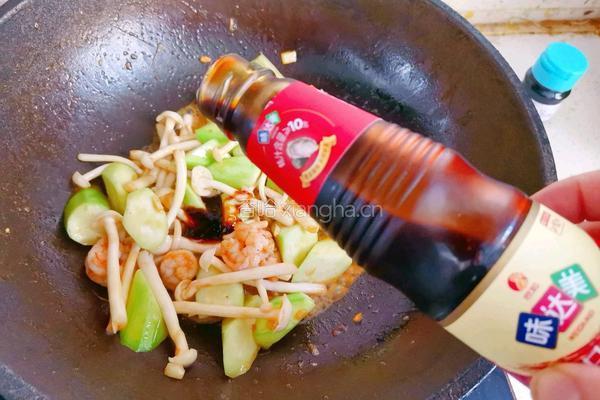 虾仁丝瓜炒白玉菇的做法图解10