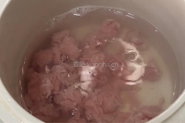 荸荠瘦肉汤的做法图解5