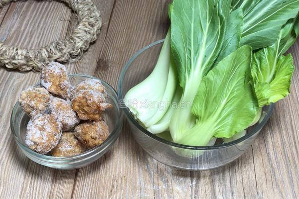 小白菜烧肉圆子的做法图解1