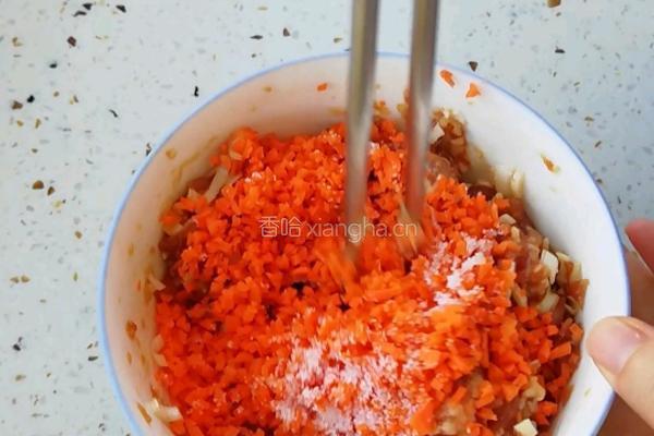 猪肉胡萝卜馅的做法图解5