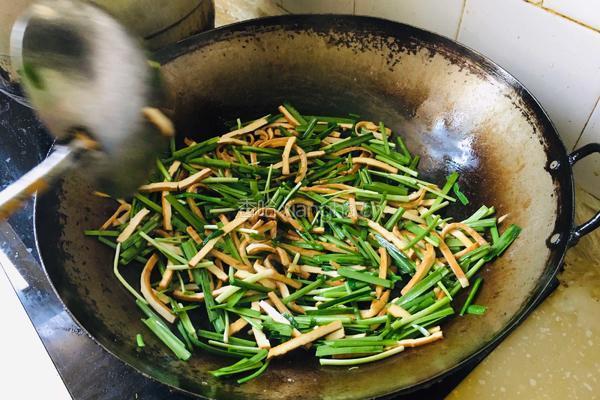 韭菜炒豆干的做法图解7