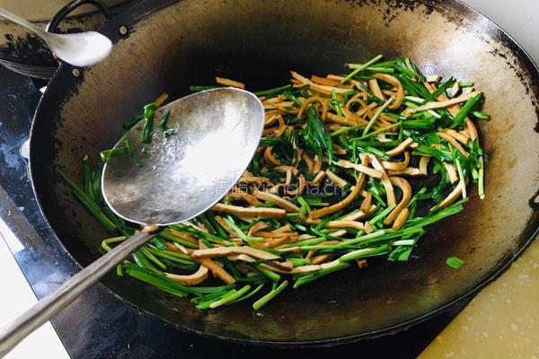 韭菜炒豆干的做法图解8