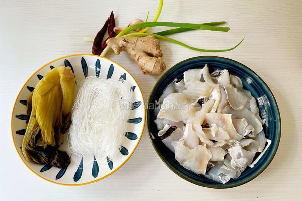 金汤酸菜鱼的做法图解1