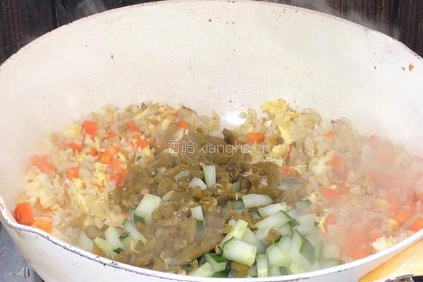 酸豇豆蛋炒饭的做法图解7
