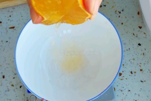橙香蒸蛋糕的做法图解2